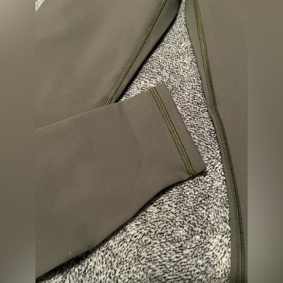 Fabletics Boost 7/8 Legging - Picture 3 of 6